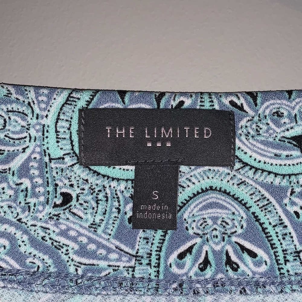 The Limited Pattern Top - Picture 4 of 4